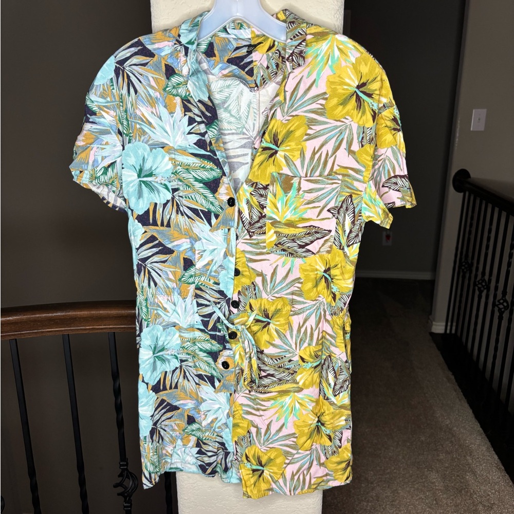 Urban Outfitters Split Multicolor Floral romper play suit Size S